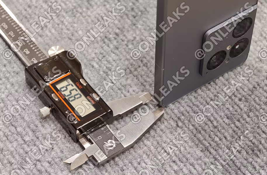 Sony Xperia 1 VIII оказался толще, чем заявлено: в чем разница
