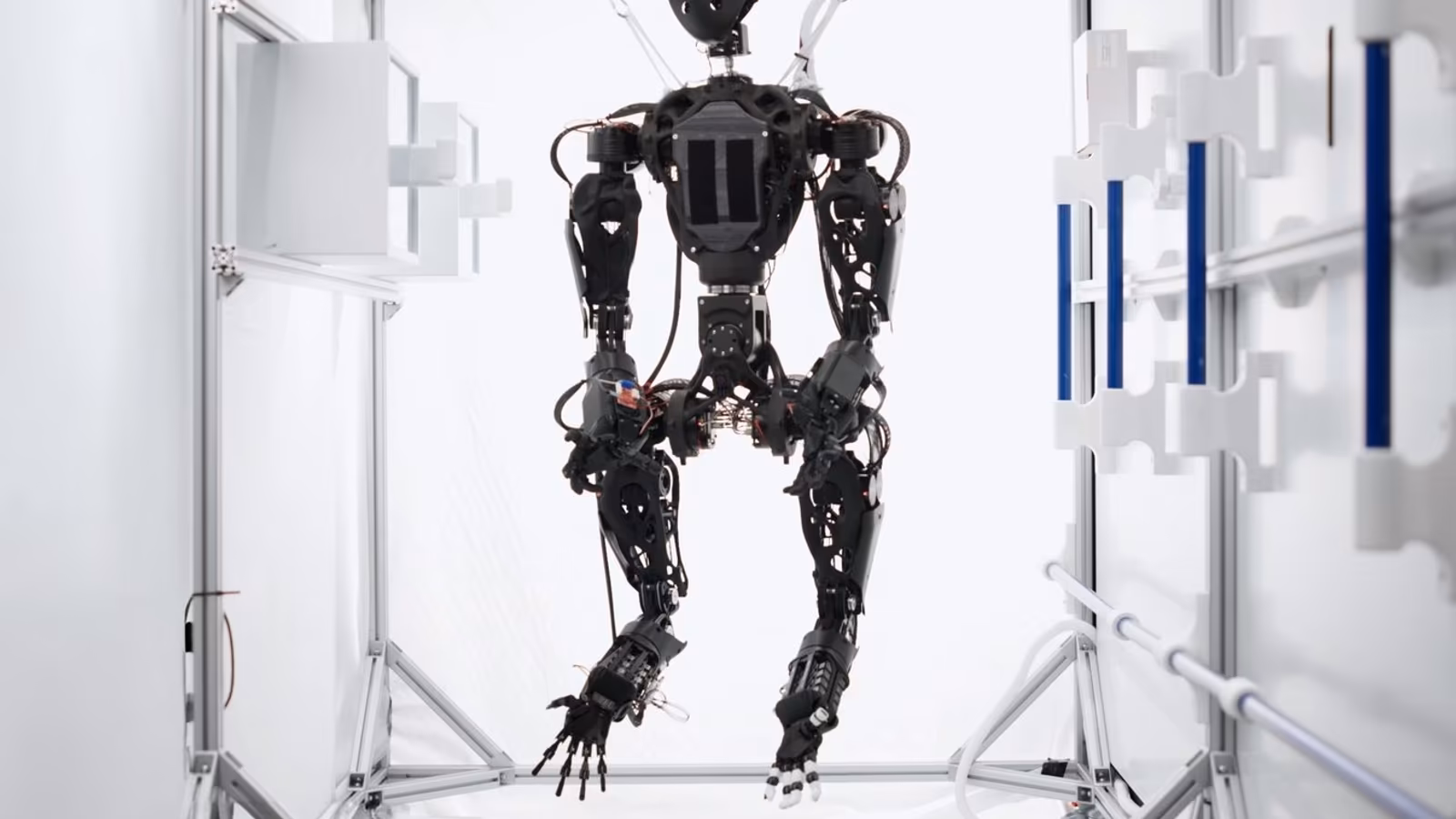 Orbit Robotics показала четырёхрукого робота Helios для работы на орбите