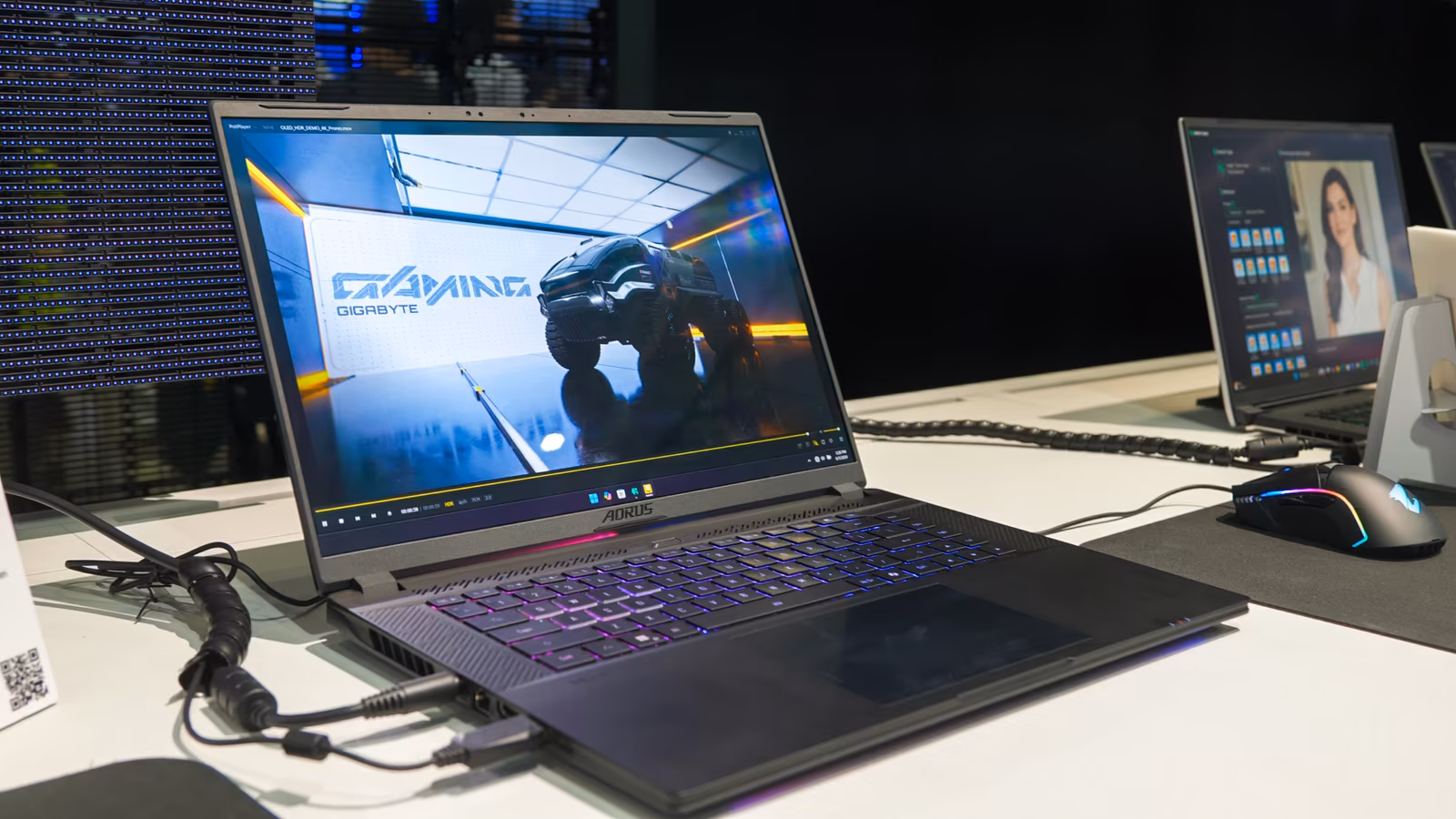 Gigabyte ��������� ������ ������� ������� Aorus Master 16 � RTX 5090 � Ryzen 9 9955HX3D