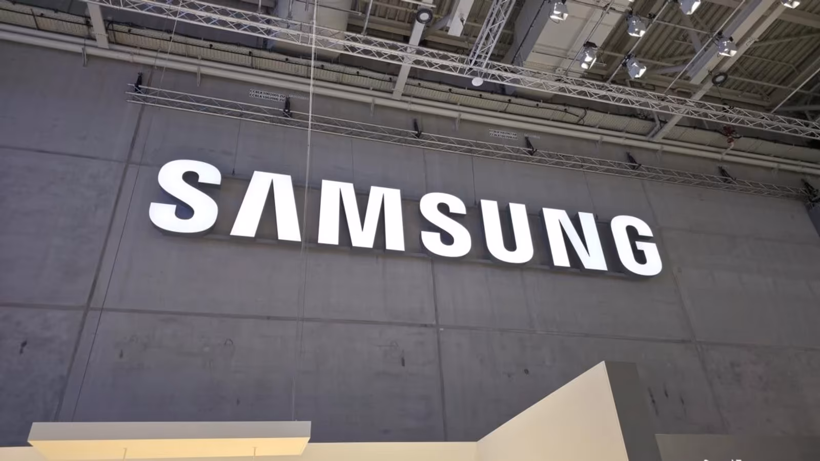 Samsung �������� 60% ������ ������ 2-�� ����� � ������ ����� � ���������������