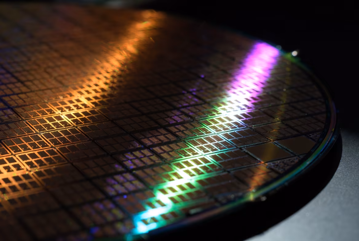 TSMC не хватает мощностей: 175 тысяч пластин в месяц уже недостаточно TSMC не хватает мощностей: 175 тысяч пластин в месяц уже недостаточно