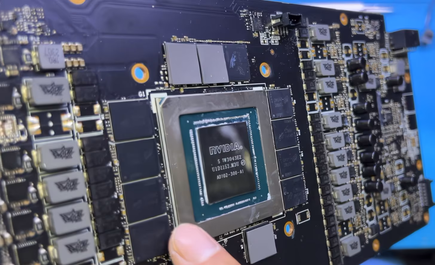 Появились поддельные GeForce RTX 4090 с пластиковым GPU и бракованной памятью Появились поддельные GeForce RTX 4090 с пластиковым GPU и бракованной памятью