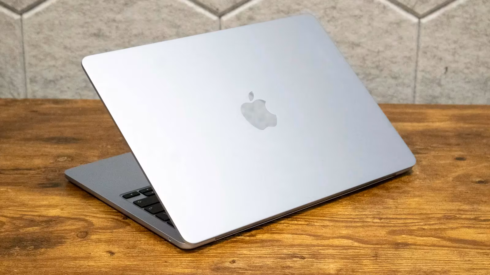 Apple �������� ���� �� MacBook, iPad � Mac Studio: ��������� ������ ���������� �� $500