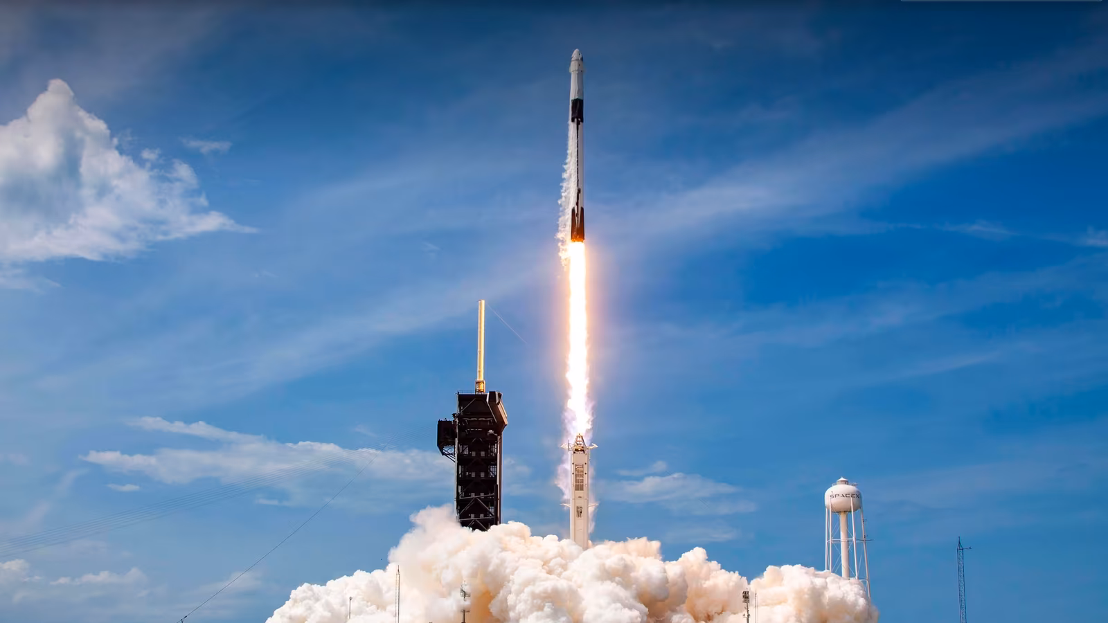 60 миссий Starlink: SpaceX вывела 1600 спутников с начала 2026 года 60 миссий Starlink: SpaceX вывела 1600 спутников с начала 2026 года