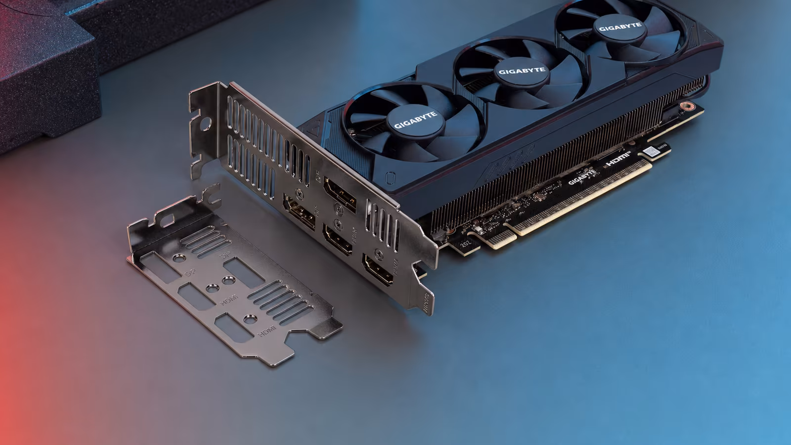 Обзор Gigabyte GeForce RTX 5050 OC Low Profile: компактная видеокарта с нюансами охлаждения Обзор Gigabyte GeForce RTX 5050 OC Low Profile: компактная видеокарта с нюансами охлаждения