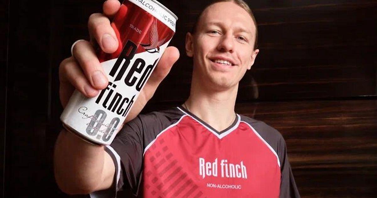 Матвей Сафонов стал амбассадором безалкогольного пива Red Finch 0.0 Матвей Сафонов стал амбассадором безалкогольного пива Red Finch 0.0