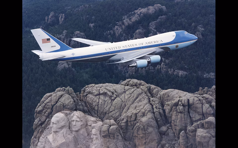 Boeing 747-8F: у 11 грузовых самолетов обнаружены трещины в фюзеляже Boeing 747-8F: у 11 грузовых самолетов обнаружены трещины в фюзеляже