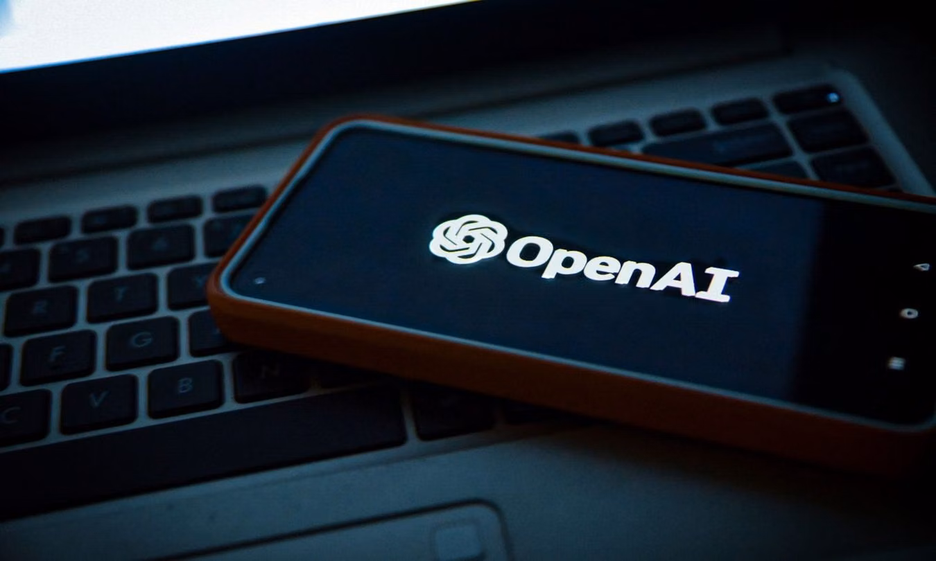ChatGPT запустил расширение для Chrome: как оно работает и чем отличается от Gemini