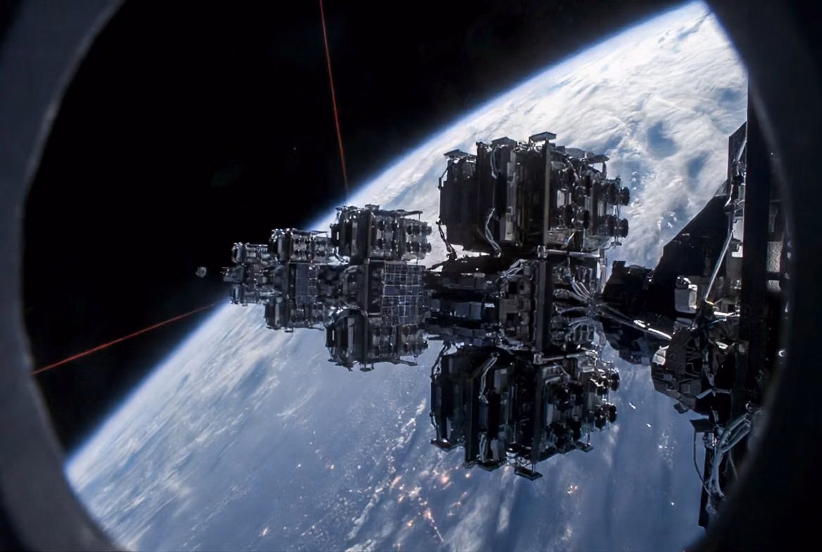 SpaceX начнёт запускать космические дата-центры в 2027 году