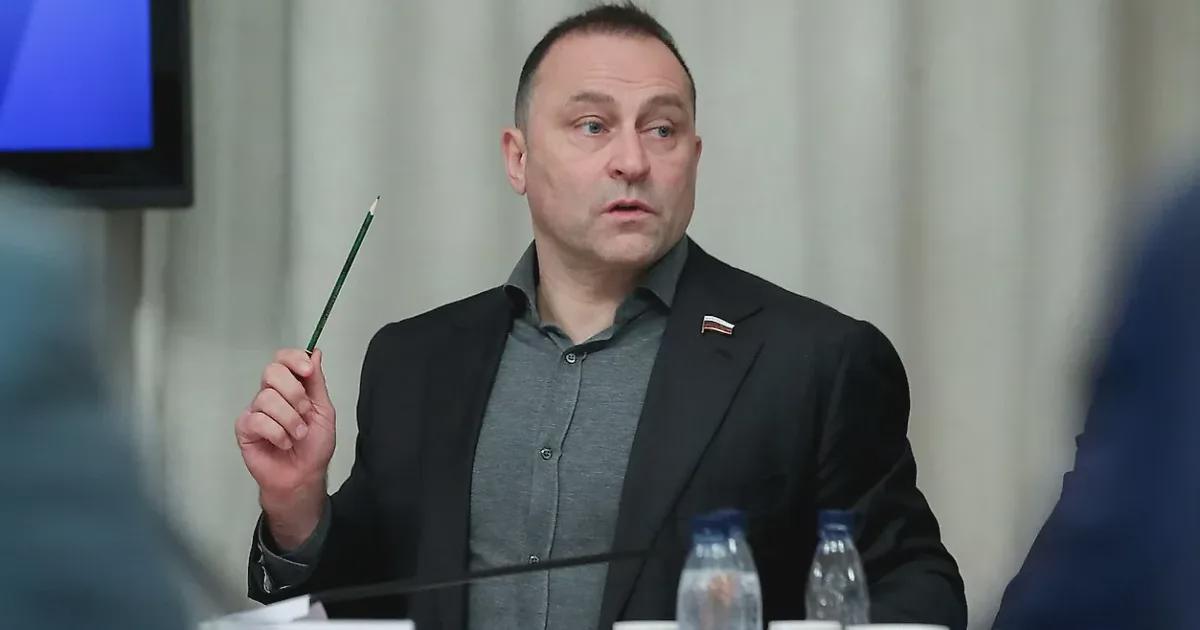 FIS хочет вернуть соревнования в Россию, заявил глава ФЛССР