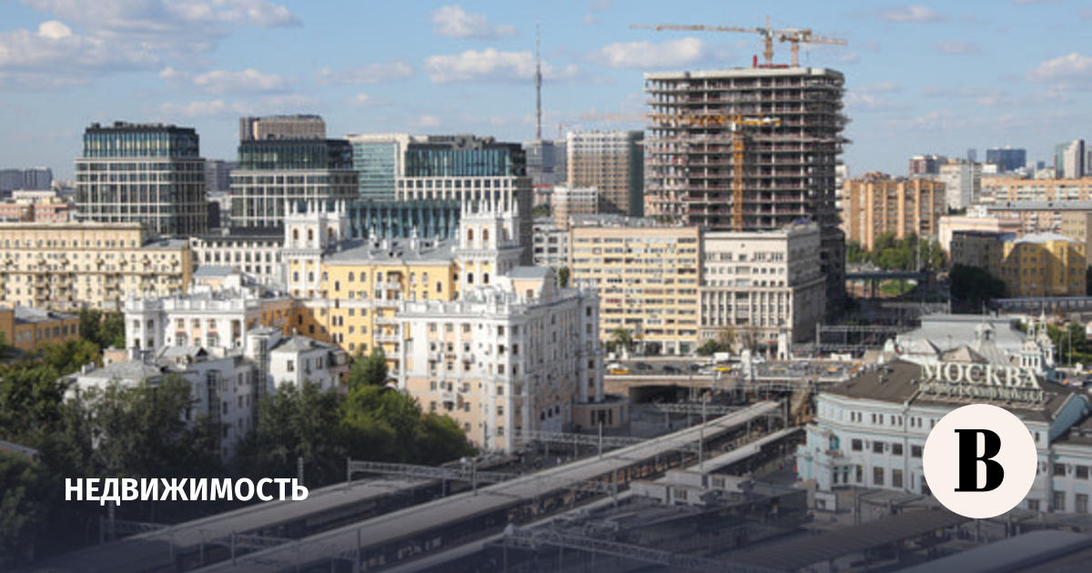 Продажи новостроек в Москве упали более чем на треть: город стал аутсайдером