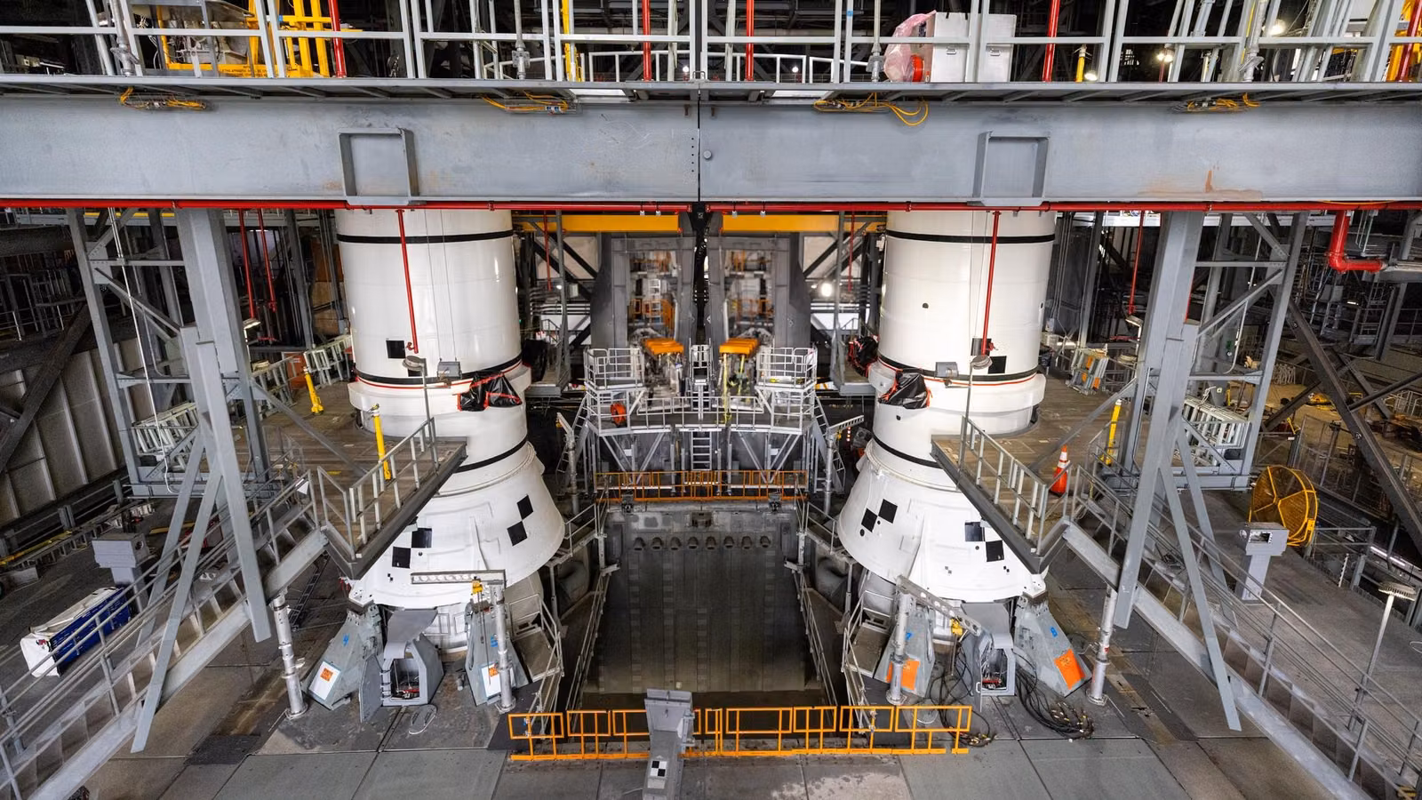 NASA начало сборку ракеты SLS для Artemis III — шаг к возвращению на Луну