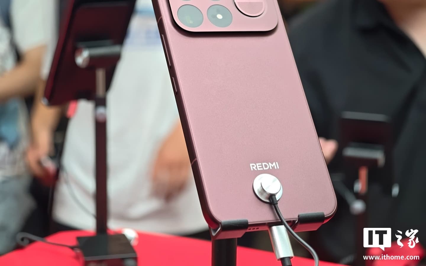 Redmi K100 Pro Max ������� ������� �� 9070 ��� � ���� �������� �� 40% ������