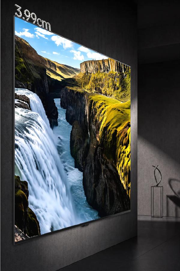 TCL ����������� 85-�������� ��������� C10M True Wallpaper: ������� ����� 4 �� � 2304 ���� ���������
