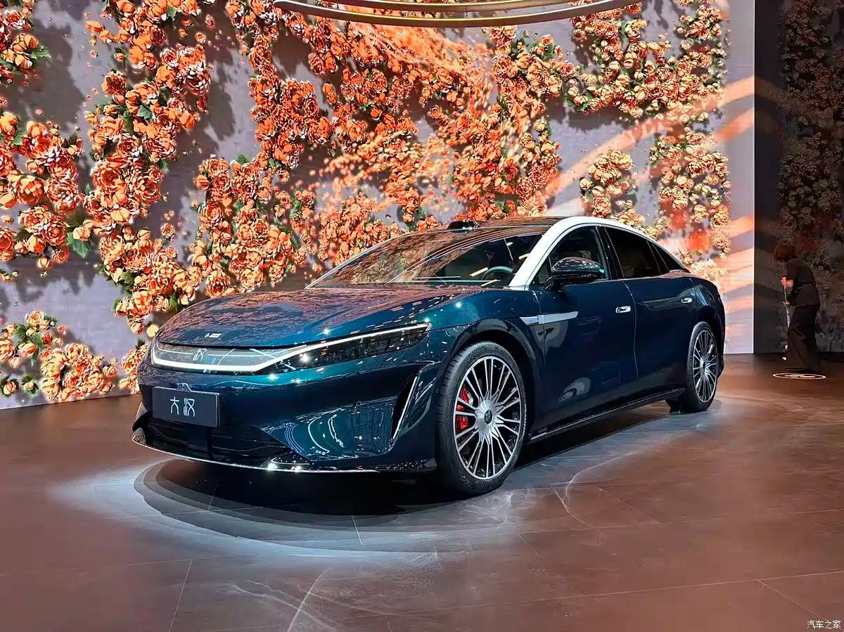 Представлен флагманский BYD Dahan: как Mercedes S-класса, но в четыре раза дешевле, запас хода до 1000 км